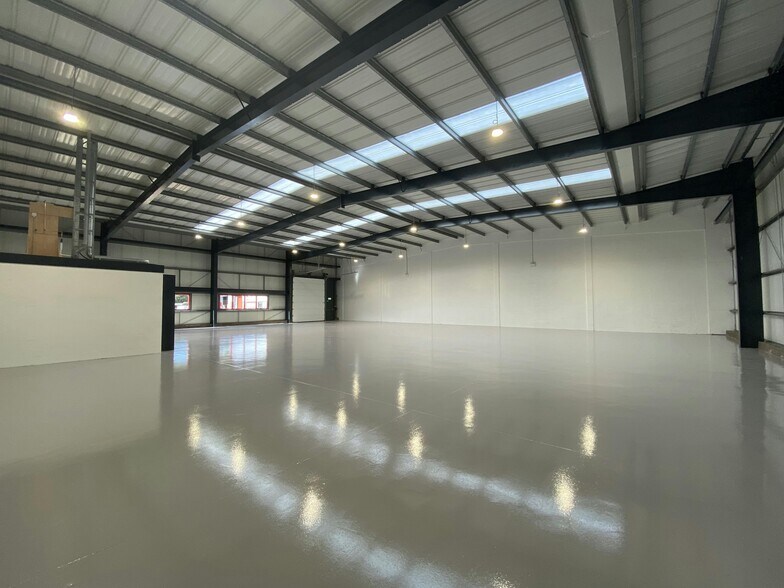 52 Grayshill Rd, Cumbernauld to rent - Building Photo - Image 3 of 12