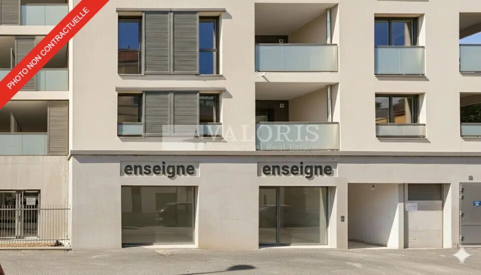 Retail in Villefranche-sur-Saône for sale Building Photo- Image 1 of 16