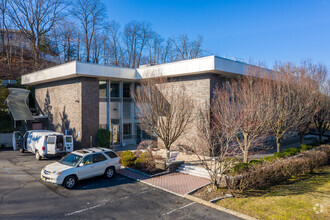 77 Tarrytown Rd, White Plains, NY for rent Building Photo- Image 1 of 8