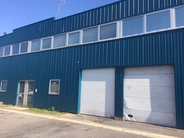 Light Industrial in Chilly-Mazarin to rent - Building Photo - Image 1 of 12