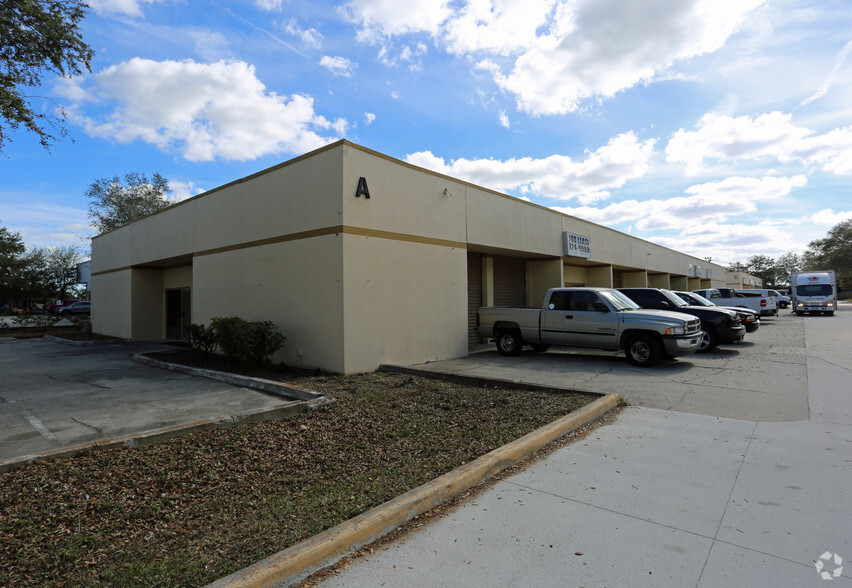 2885 Electronics Dr, Melbourne, FL for rent - Building Photo - Image 1 of 5