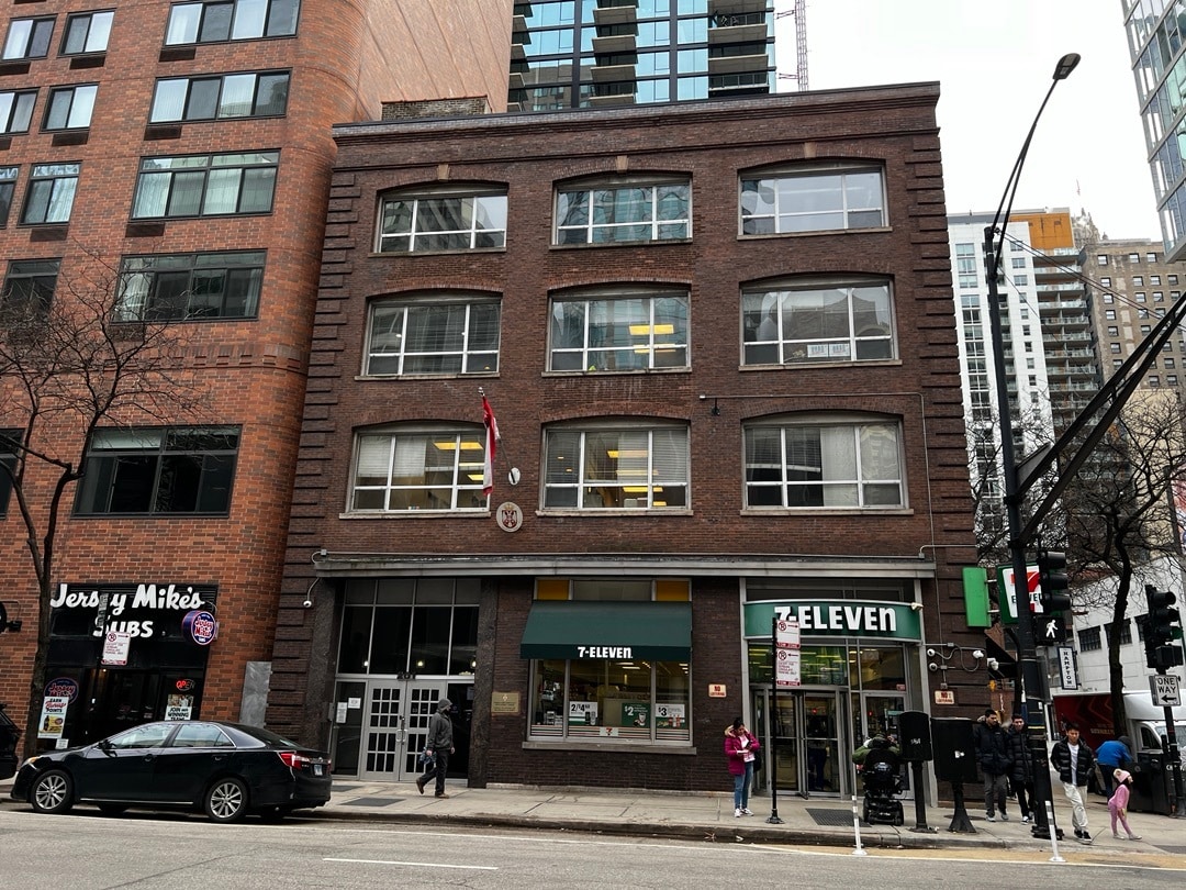 201 E Ohio St, Chicago, IL to rent Building Photo- Image 1 of 9