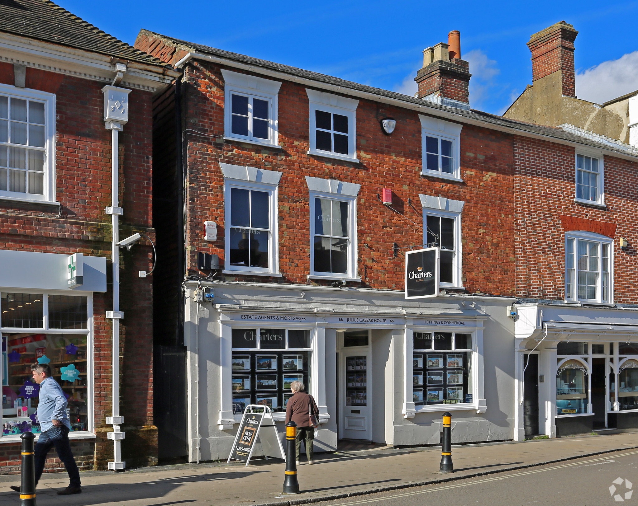 66 High St, Alton for sale Primary Photo- Image 1 of 1