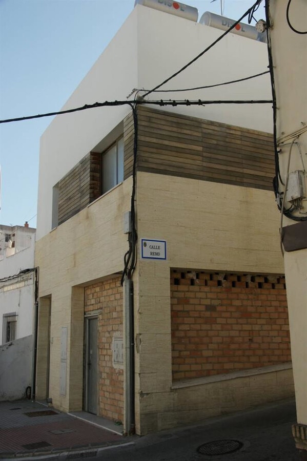 Chiclana de la Frontera, CAD 11130 - Unit 1 - - Interior Photo - Image 1 of 3