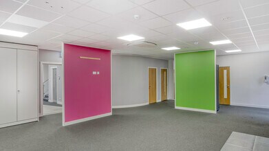 2B Herongate, Hungerford to rent Interior Photo- Image 1 of 2