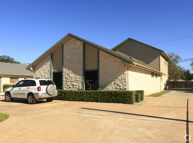 1701 Williams Dr, Georgetown, TX for sale - Building Photo - Image 1 of 1