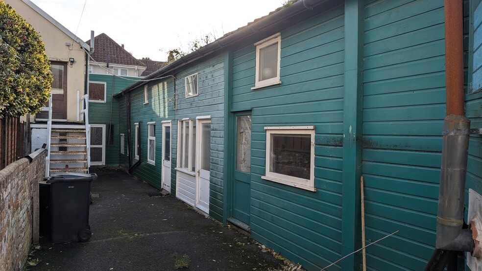 6A Alma St, Taunton to rent - Primary Photo - Image 1 of 10