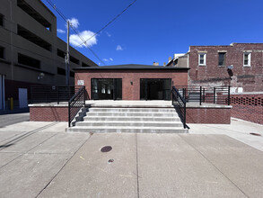 318 E Walnut St, Evansville, IN for rent Building Photo- Image 1 of 12