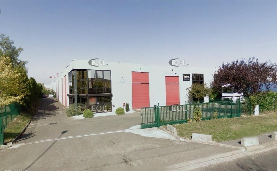 Industrial in Coignières to rent - Building Photo - Image 2 of 3