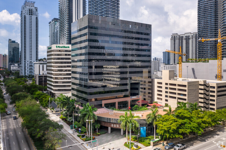 800 Brickell Ave, Miami, FL for rent - Aerial - Image 2 of 27