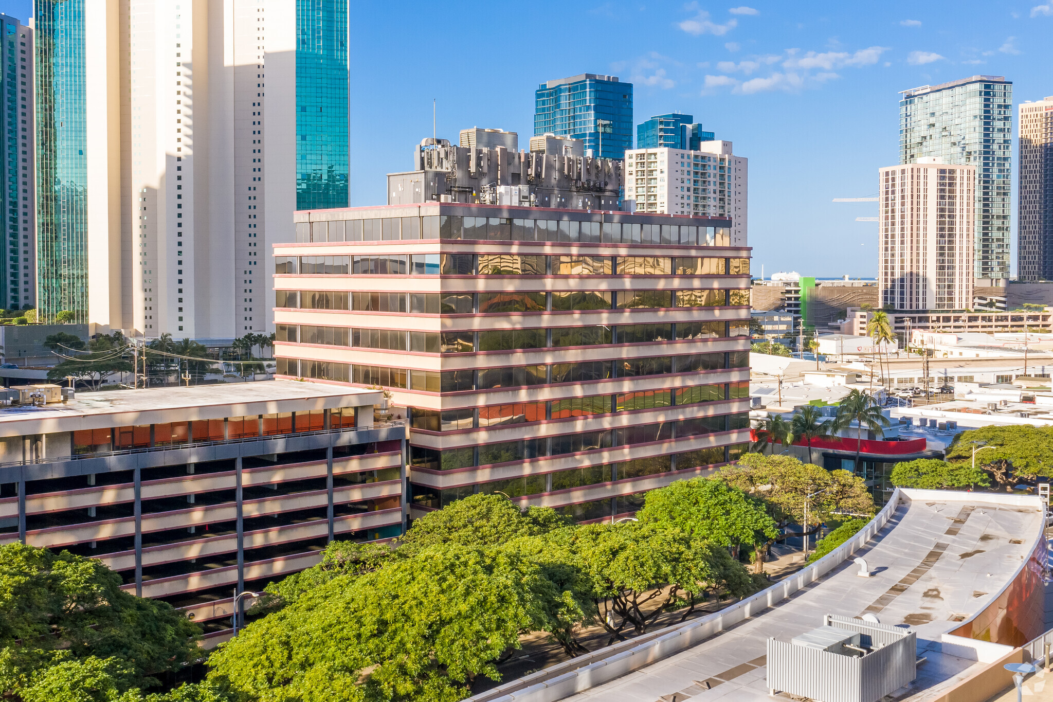 1221 Kapiolani Blvd, Honolulu, HI for rent Primary Photo- Image 1 of 9