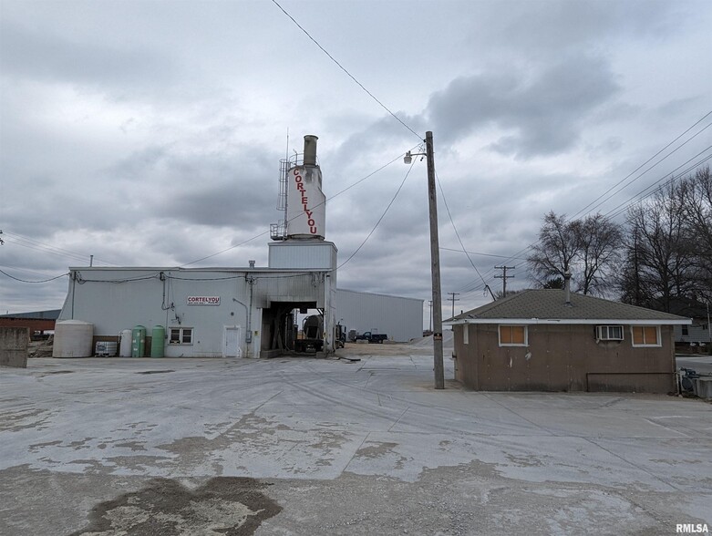 630 W Davis St, Bushnell, IL for sale - Building Photo - Image 1 of 50