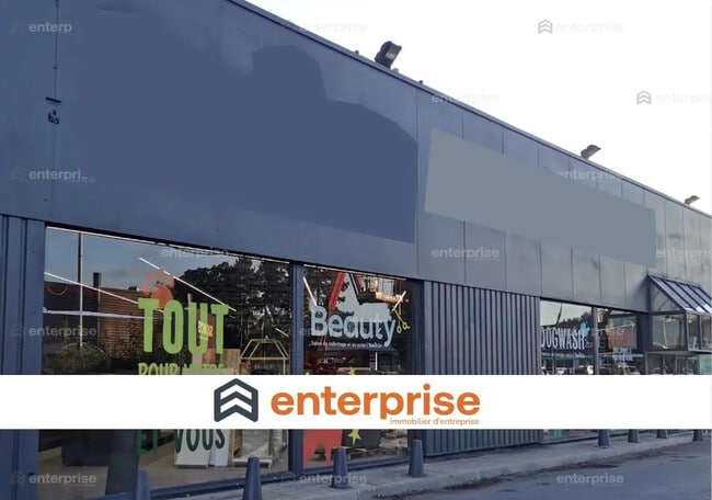 Location Commerce 200 m² à 720 m²