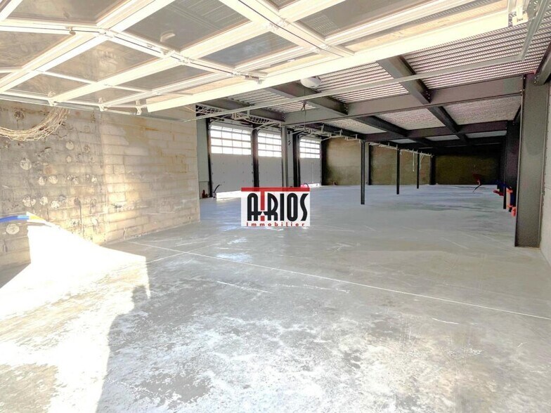 Industrial in La Crau to rent - Interior Photo - Image 3 of 8