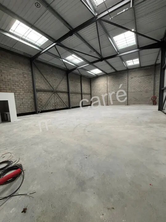 Light Industrial in Carquefou to rent Interior Photo- Image 1 of 11