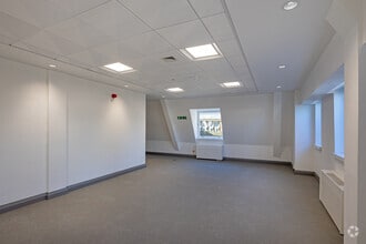 Boar Ln, Leeds to rent Interior Photo- Image 2 of 3