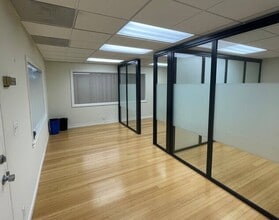 711-713 Santa Cruz Ave, Menlo Park, CA to rent Building Photo- Image 2 of 5