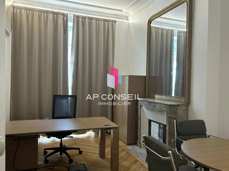 Office in Versailles to rent - Building Photo - Image 3 of 16