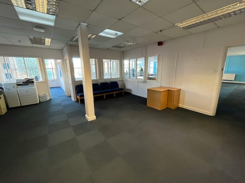Hayfield Rd, Chapel En Le Frith to rent - Building Photo - Image 2 of 8