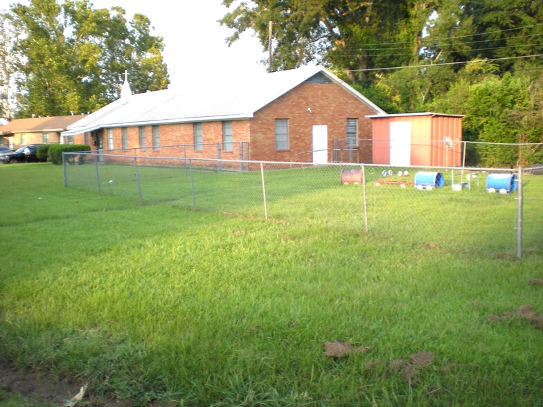 1838 Gordon Ave, Yazoo City, MS for sale - Building Photo - Image 3 of 17