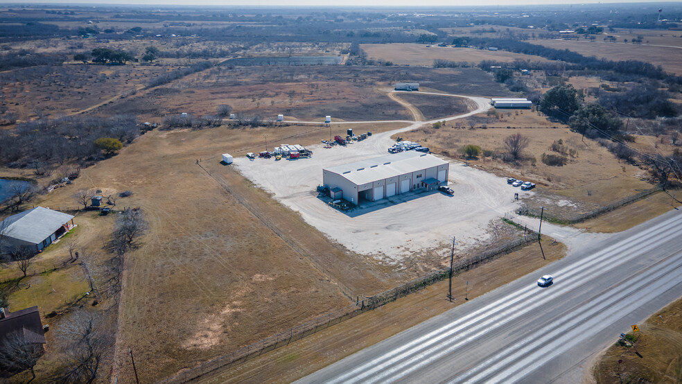 10492 N HWY 16, Poteet, TX for sale - Primary Photo - Image 1 of 1