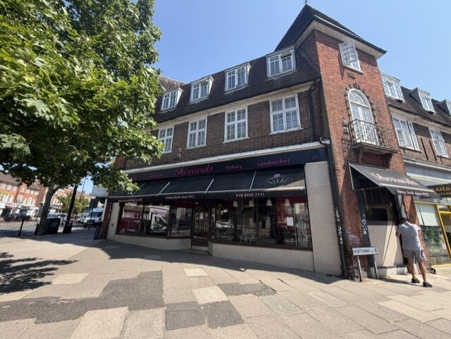 18 Market Pl, London to rent Building Photo- Image 1 of 9