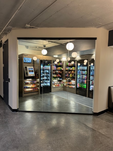 2001 Killebrew Dr, Bloomington, MN to rent - Interior Photo - Image 3 of 26