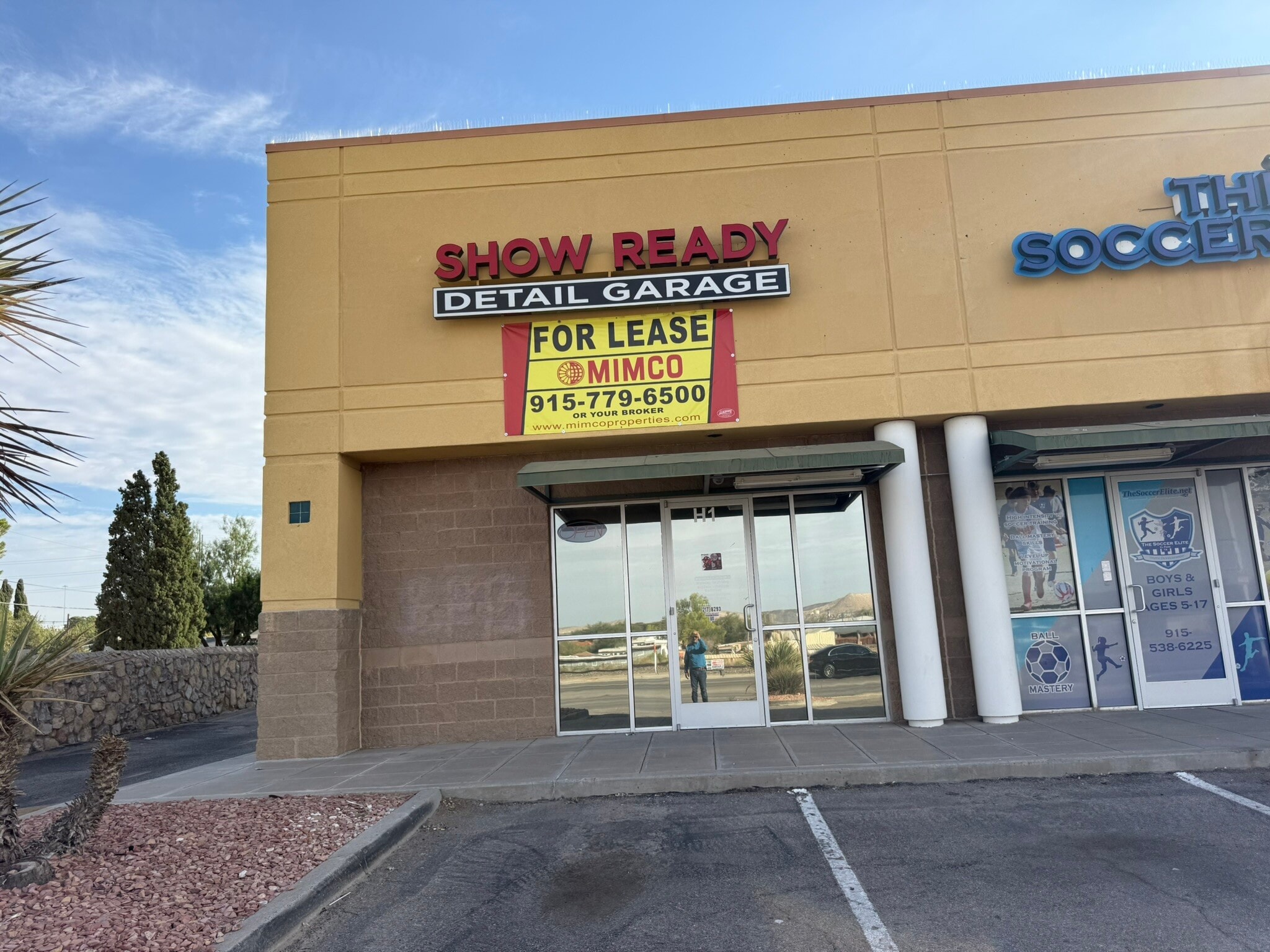 1060 Doniphan Park Cir, El Paso, TX to rent Building Photo- Image 1 of 2