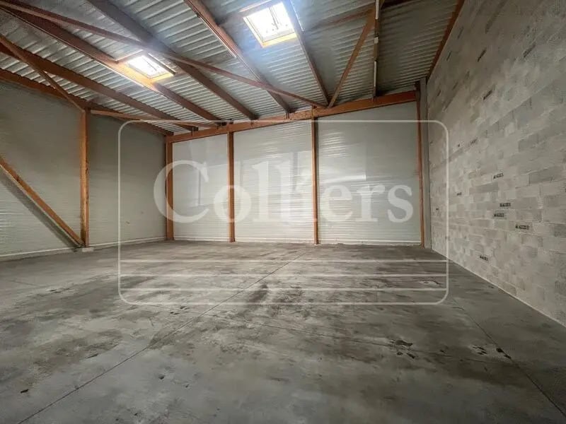 Office in Vitrolles to rent Interior Photo- Image 1 of 8