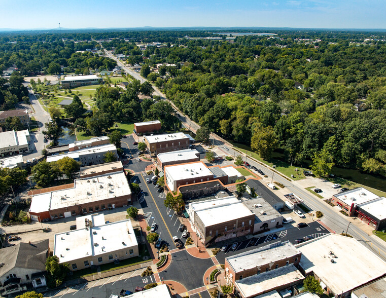 116 S Broadway St, Siloam Springs, AR for sale - Building Photo - Image 1 of 1