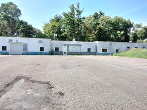 1605-1607 Ben Franklin Hwy E, Douglassville, PA for rent Building Photo- Image 2 of 18