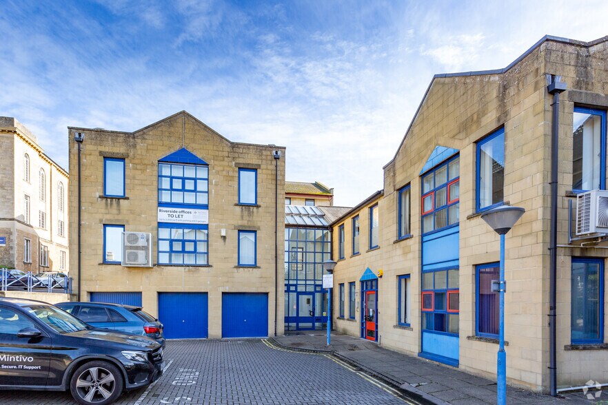 Monkton Hl, Chippenham, SN15 1EE Avon Reach UK