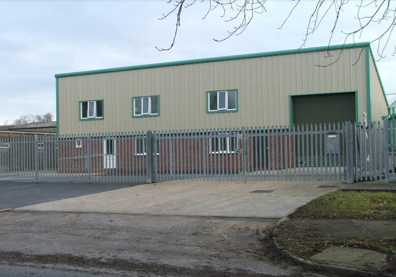 43 Lancaster Rd, Melksham for sale Primary Photo- Image 1 of 1