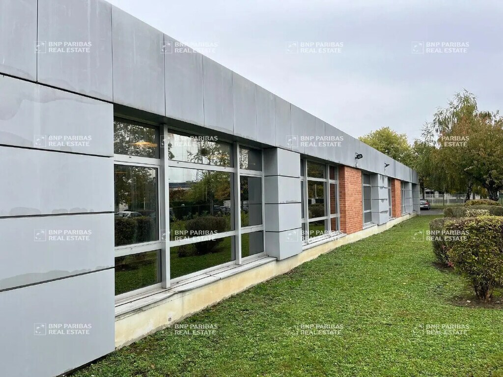 Vente Local d'activités 2 100 m² - Photo 1