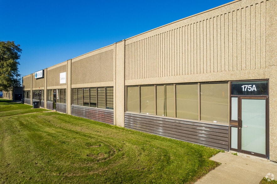 151-191 Rue Mérizzi, Saint-Laurent, QC to rent - Primary Photo - Image 1 of 5