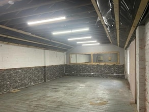 Coniston St, Leigh to rent Interior Photo- Image 2 of 4