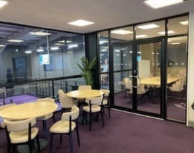 1 Triumph Rd, London to rent Interior Photo- Image 2 of 4