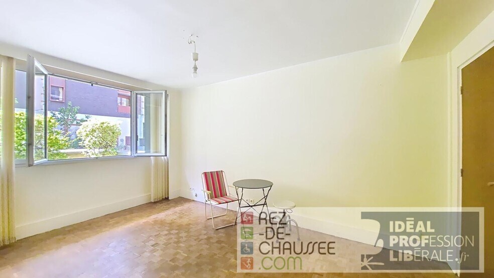Office in Montreuil for sale - Building Photo - Image 3 of 14