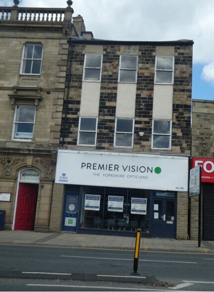 66 Market Pl, Heckmondwike for sale - Primary Photo - Image 1 of 1