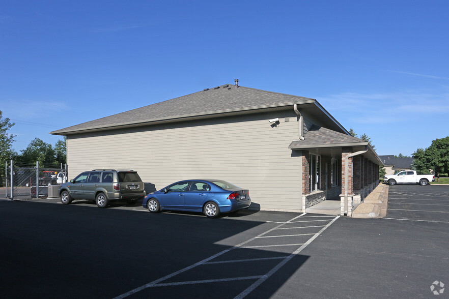 2360 County Road J E, White Bear Township, MN for sale - Building Photo - Image 3 of 4