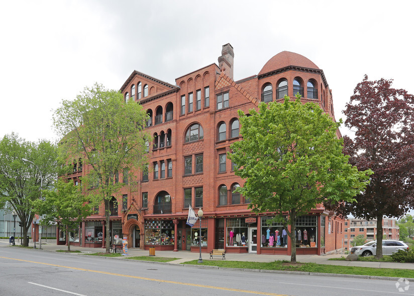 504-516 Broadway, Saratoga Springs, NY for sale - Primary Photo - Image 1 of 1