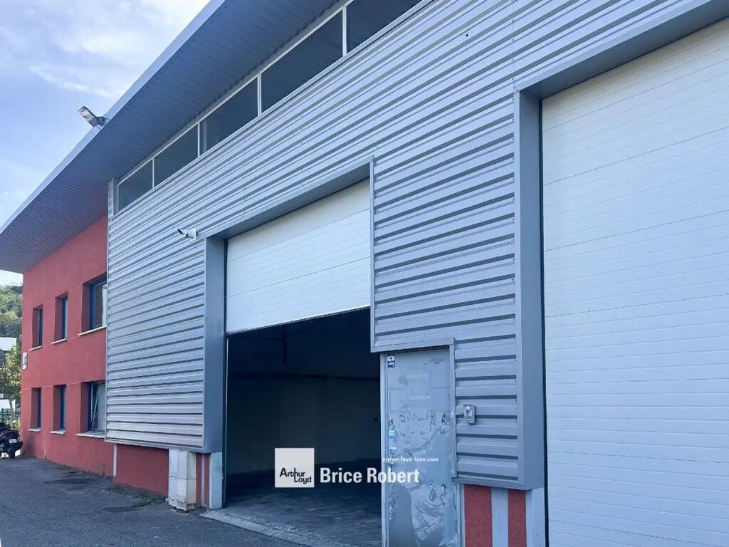 Location Local d'activités 230 m² - Photo 1