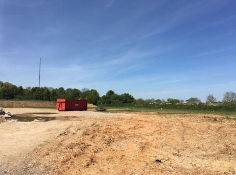 Membury Airfield, Hungerford for sale - Primary Photo - Image 1 of 1