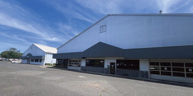 More details for 18 Cindy Ln, Tinton Falls, NJ - Office / Retail to Rent