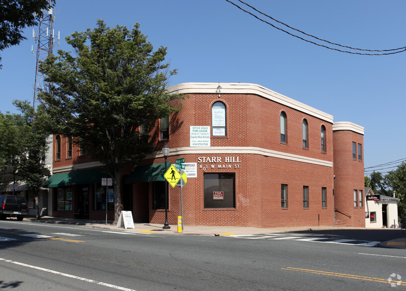 801 W Main St, Charlottesville, VA for rent - Primary Photo - Image 1 of 6