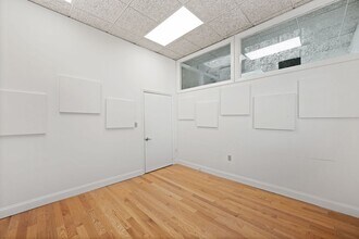 17 Lincoln St, Newton Highlands, MA for rent Interior Photo- Image 1 of 7