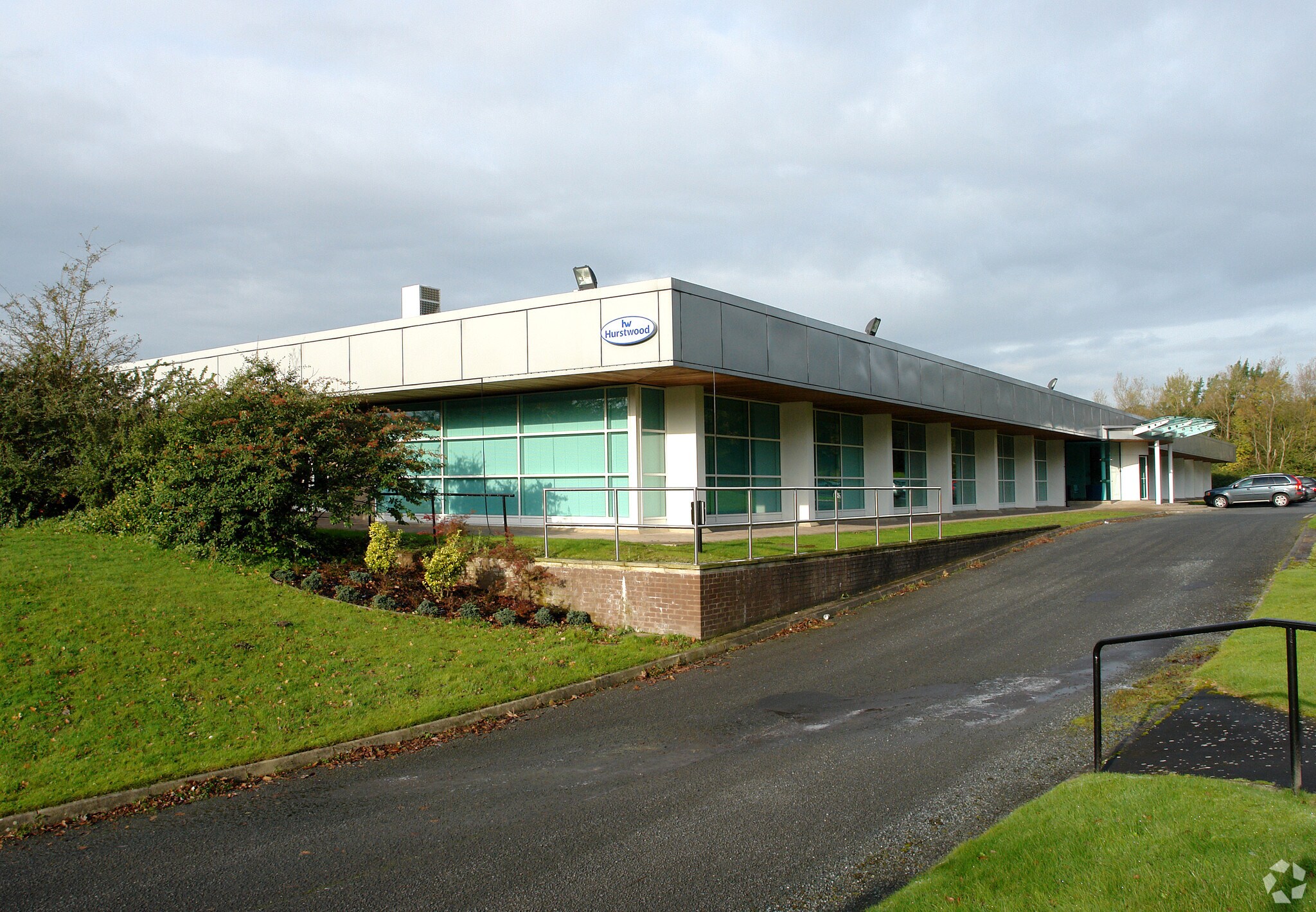 Padiham Rd, Burnley to rent Primary Photo- Image 1 of 9