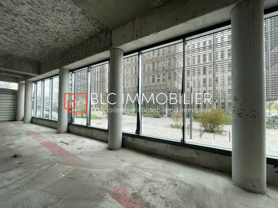 Retail in Marseille to rent Interior Photo- Image 1 of 13