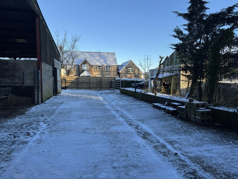 4 B3143, Piddletrenthide to rent - Primary Photo - Image 1 of 5