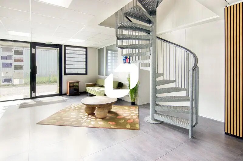 Office in Cenon to rent - Interior Photo - Image 2 of 5